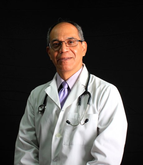 Dr. Maniel Novoa